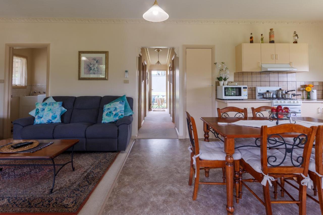 Aveley - * Daylesford